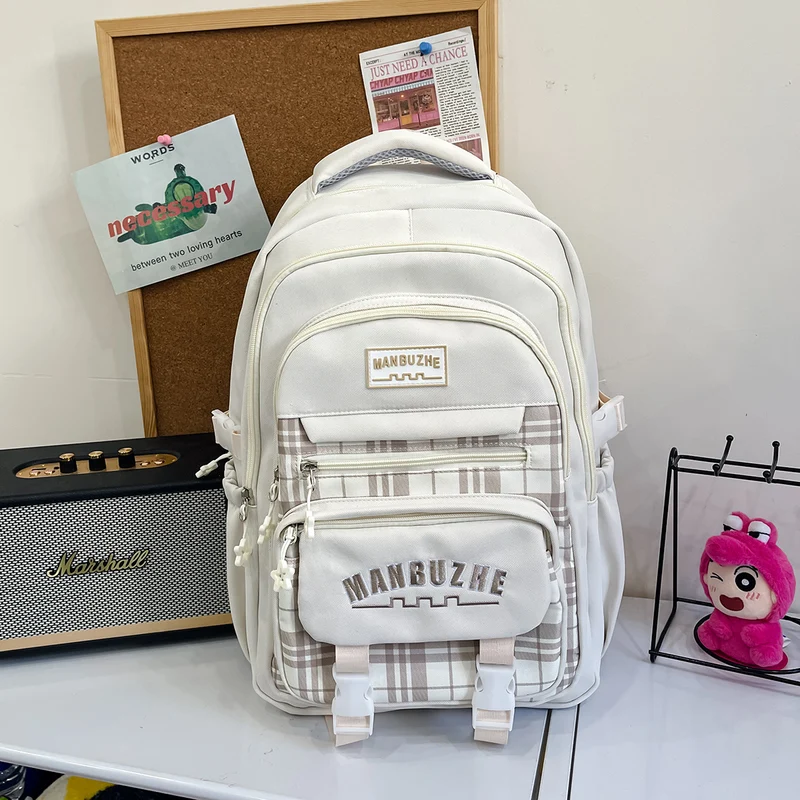 Klassischer Schulrucksack mit Karomuster