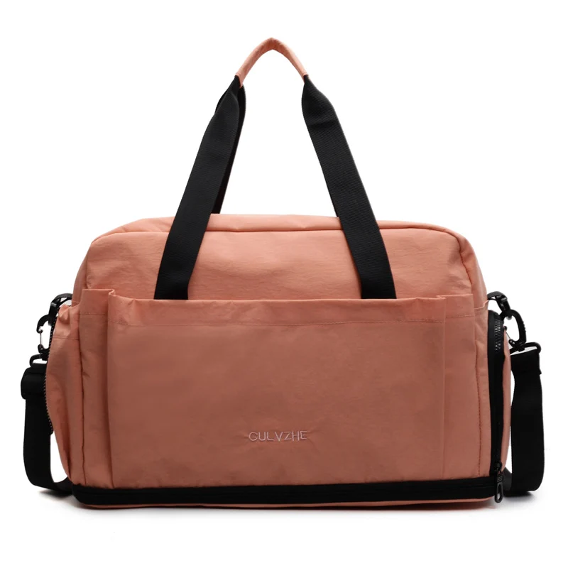 Sportliche Reisetasche aus strapazierfähigem und wasserabweisendem Material Skanto