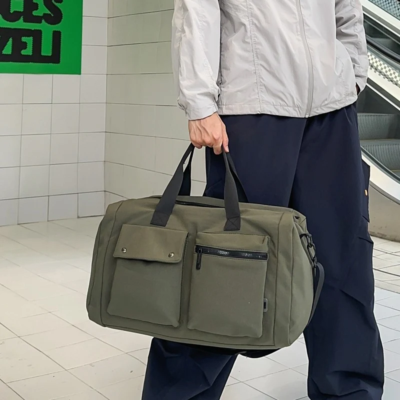 Vielseitige Sport- und Reisetasche mit praktischen Außentaschen Skanto