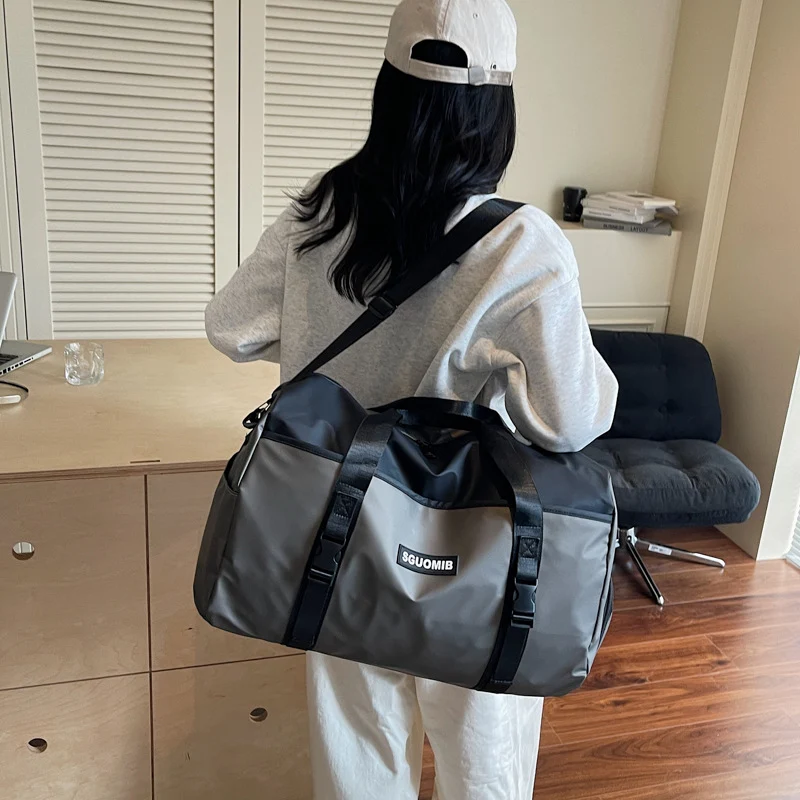 Sportliche Reisetasche mit robustem Design Skanto