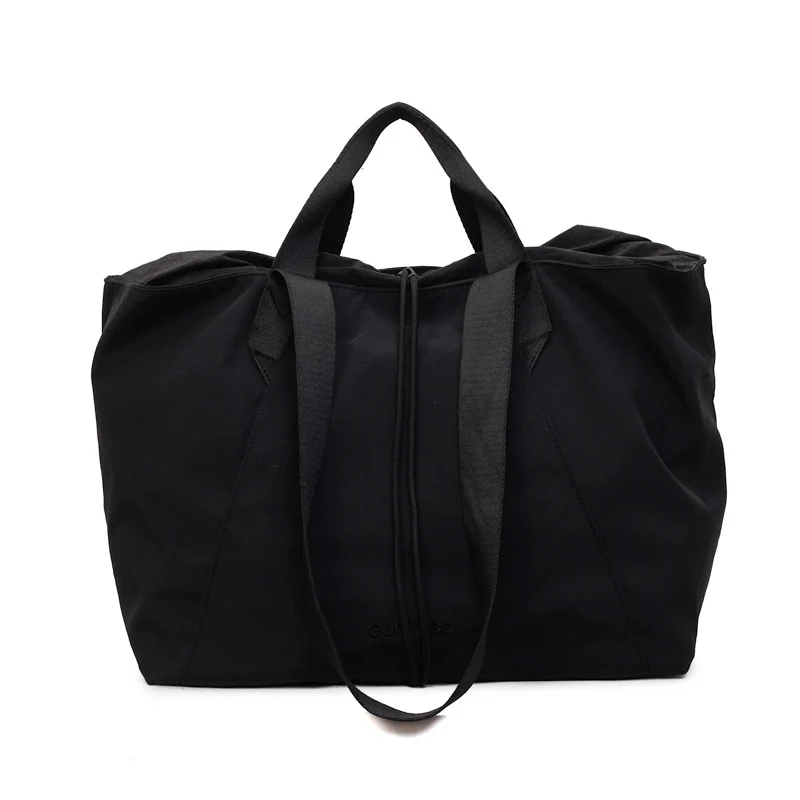 Sportliche Reisetasche mit innovativer Innentasche Skanto