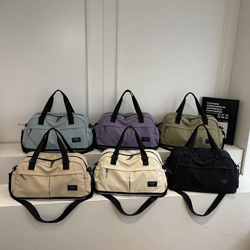 Sportliche Reisetasche mit innovativen Fächern