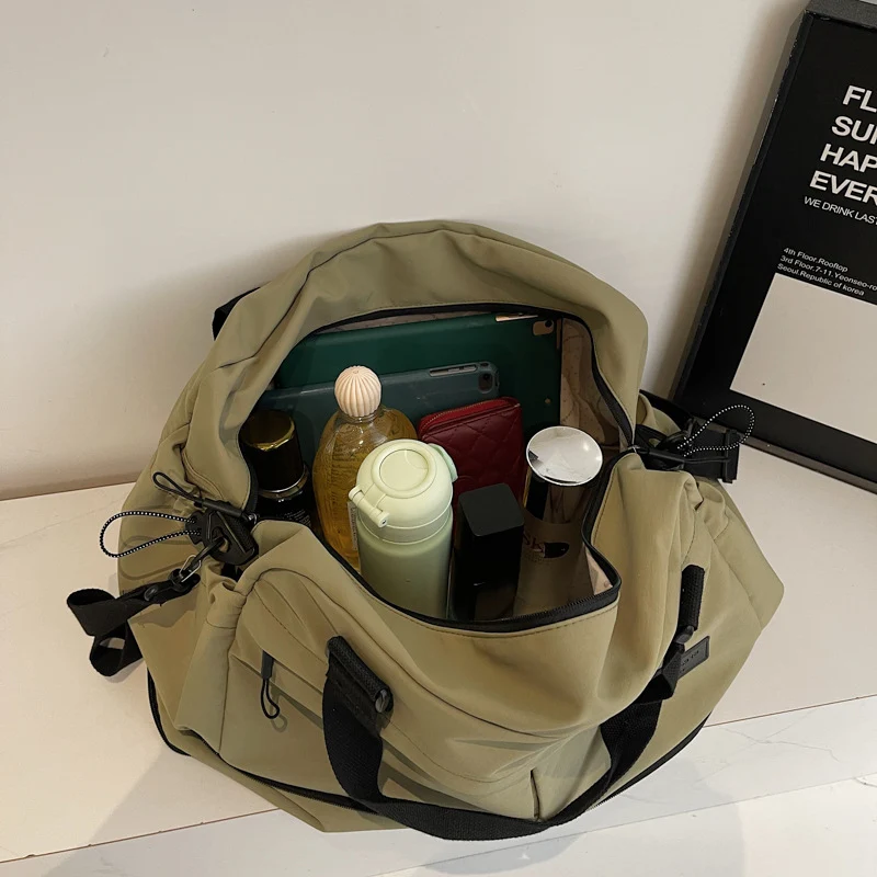 Sportliche Reisetasche mit innovativen Fächern