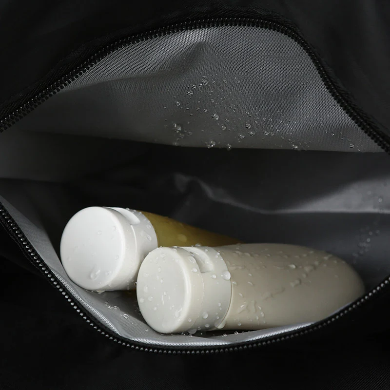 Sportliche Reisetasche mit wasserabweisenden Eigenschaften und ergonomischen Tragegriffen Skanto