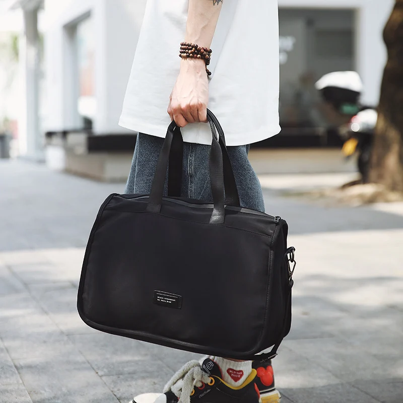 Sportliche Reisetasche mit ergonomischen Griffen und vielseitigen Taschen Skanto