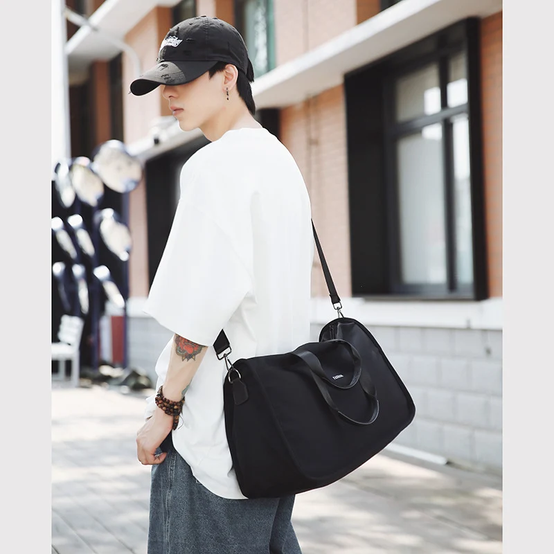 Sportliche Reisetasche mit ergonomischen Griffen und vielseitigen Taschen Skanto