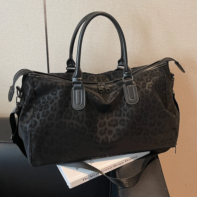 Elegante Reisetasche mit innovativem Leopardenmuster Skanto