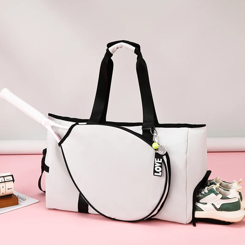 Vielseitige Sport- und Reisetasche mit innovativem Stauraum Skanto