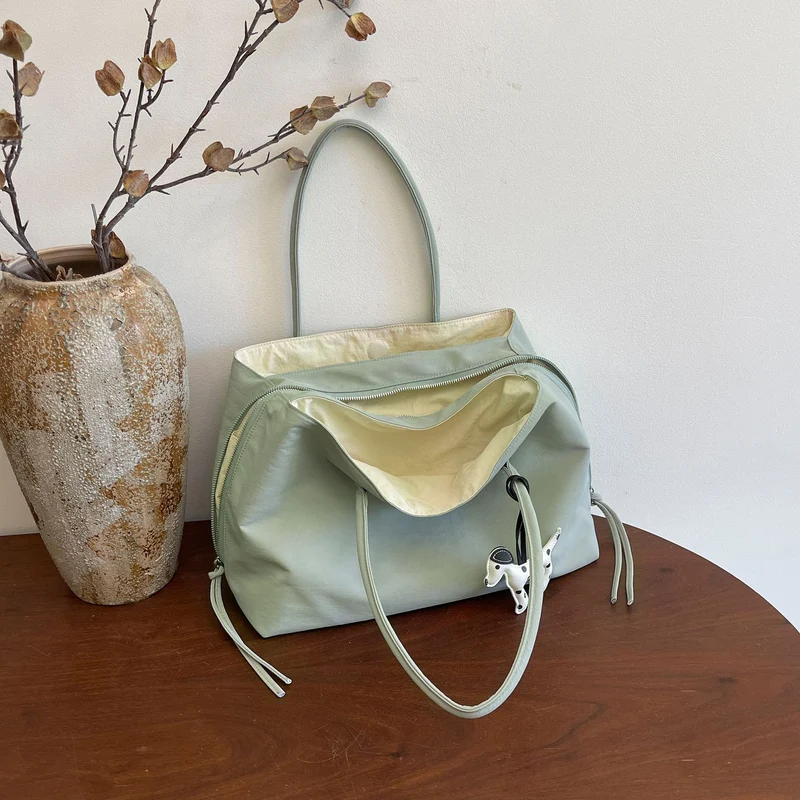 Elegante Handtasche mit praktischem Innenfach Skanto
