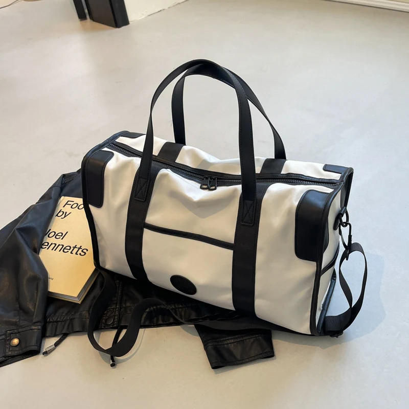 Sportliche Freizeit-Reisetasche aus strapazierfähigem Material mit verstellbarem Schultergurt Skanto