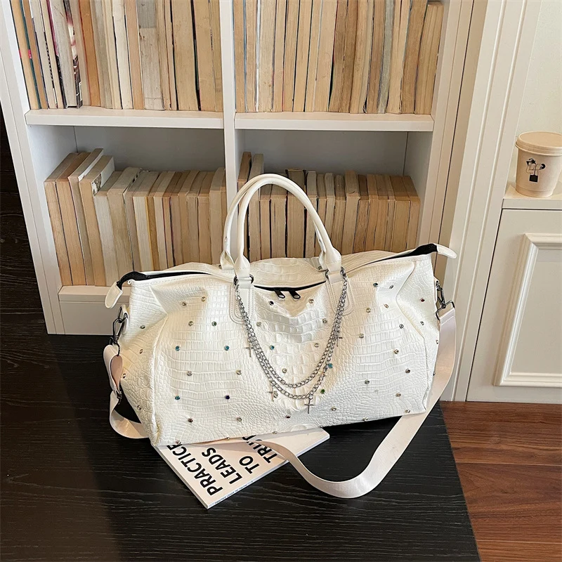 Elegante Sport- und Reisetasche im modernen Design Skanto