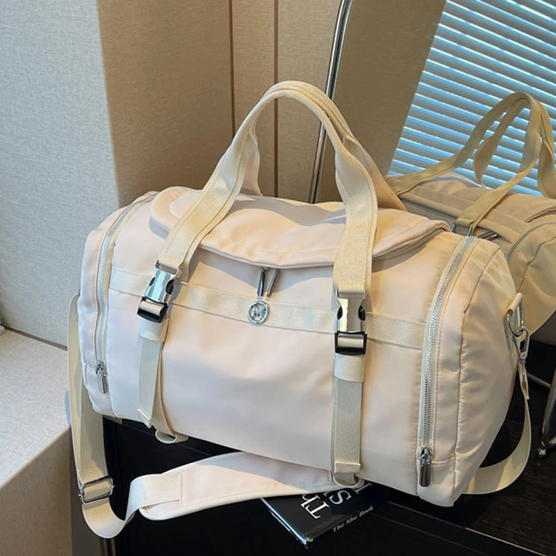 Sportliche Tasche mit mehreren Fächern und robustem Design Skanto