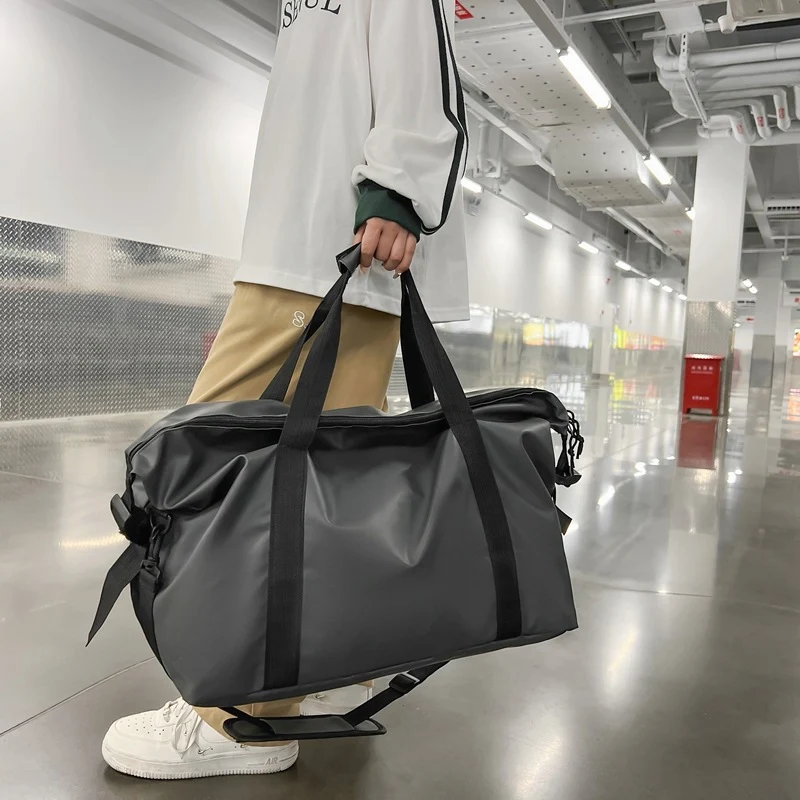 Robuste Outdoor-Reisetasche mit wasserdichtem Material und verstärkten Griffen Skanto
