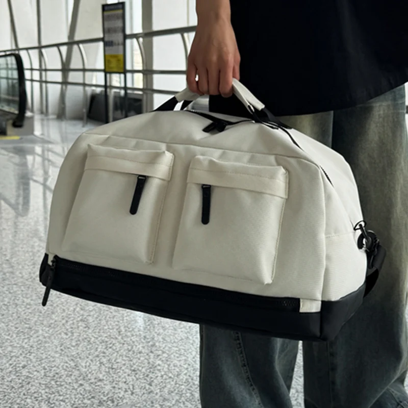 Sportliche Reisetasche mit zwei zusätzlichen Außentaschen Skanto