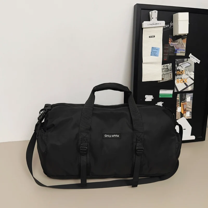 Sportliche Reisetasche mit verstellbarem Schultergurt und stabilem Tragegriff Skanto