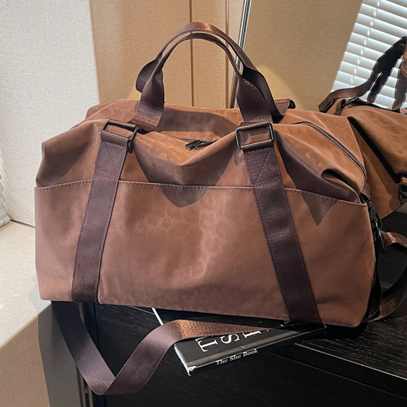 Sportliche Reisetasche mit texturierter Oberfläche Skanto