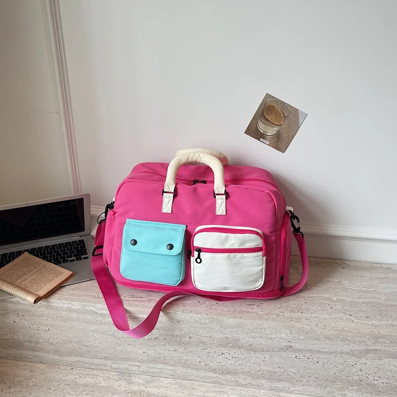 Sportliche Reisetasche mit multifunktionalen Außentaschen Skanto
