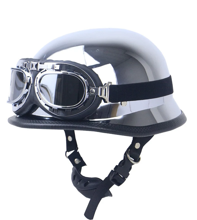 Verchromter Vintage-Motorradhelm mit Brille Skanto