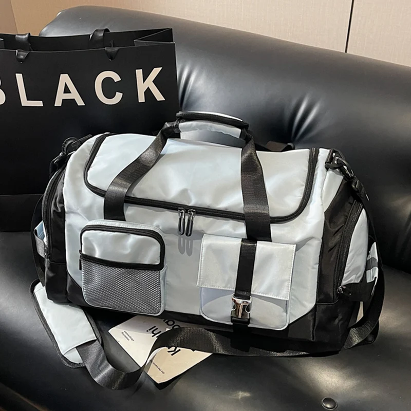 Sportliche Multifunktions-Reisetasche mit Außentasche Skanto