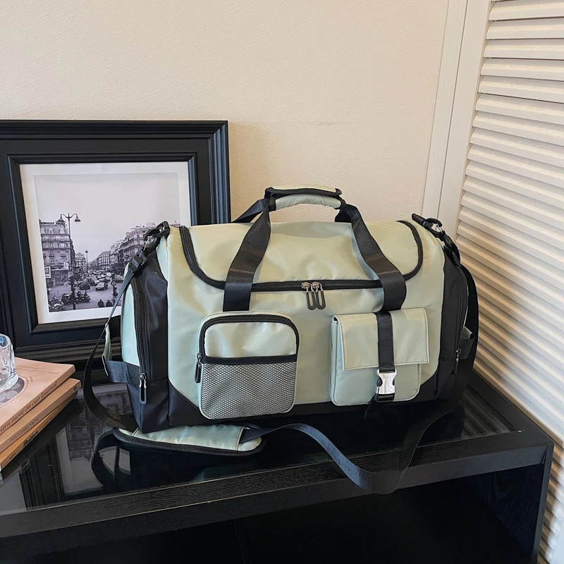 Sportliche Multifunktions-Reisetasche mit Außentasche Skanto