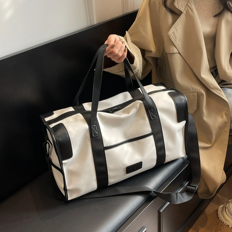 Moderne Sport- und Reisetasche Skanto
