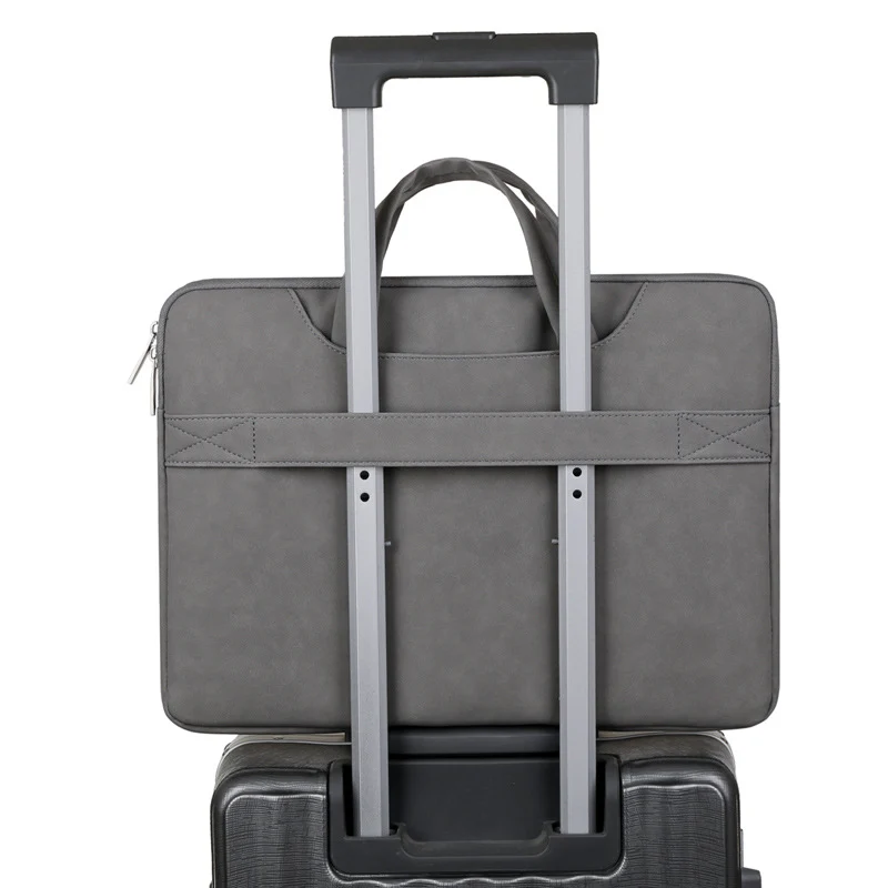 Elegante und schlichte Laptophülle Skanto