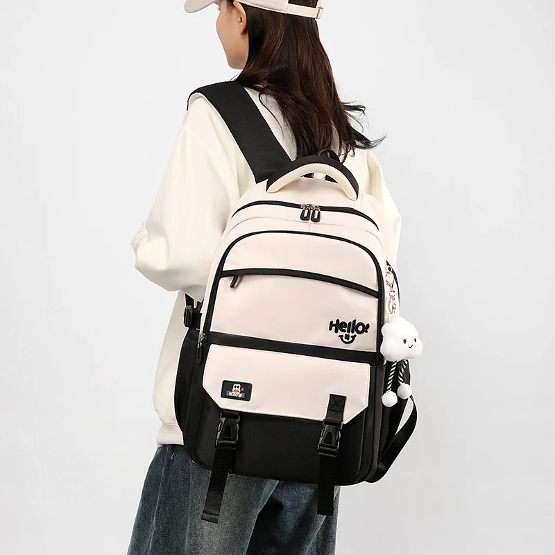 Kreativer Alltagsrucksack mit multifunktionalen Taschen Skanto