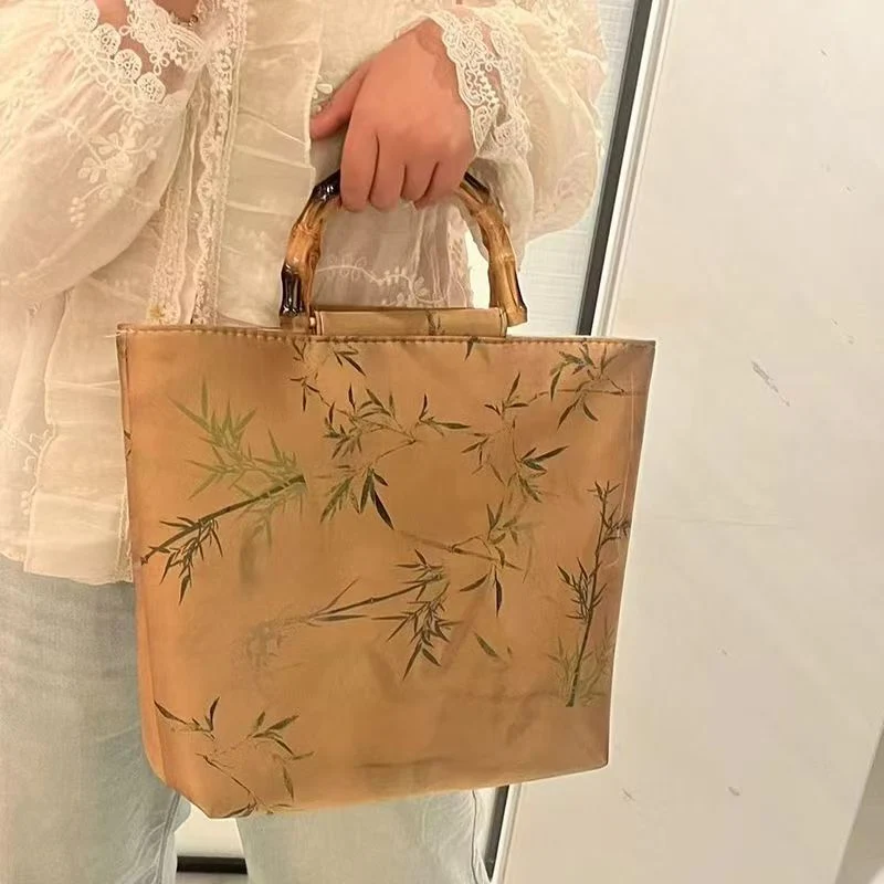 Elegante Tasche mit Bambusgriff Skanto