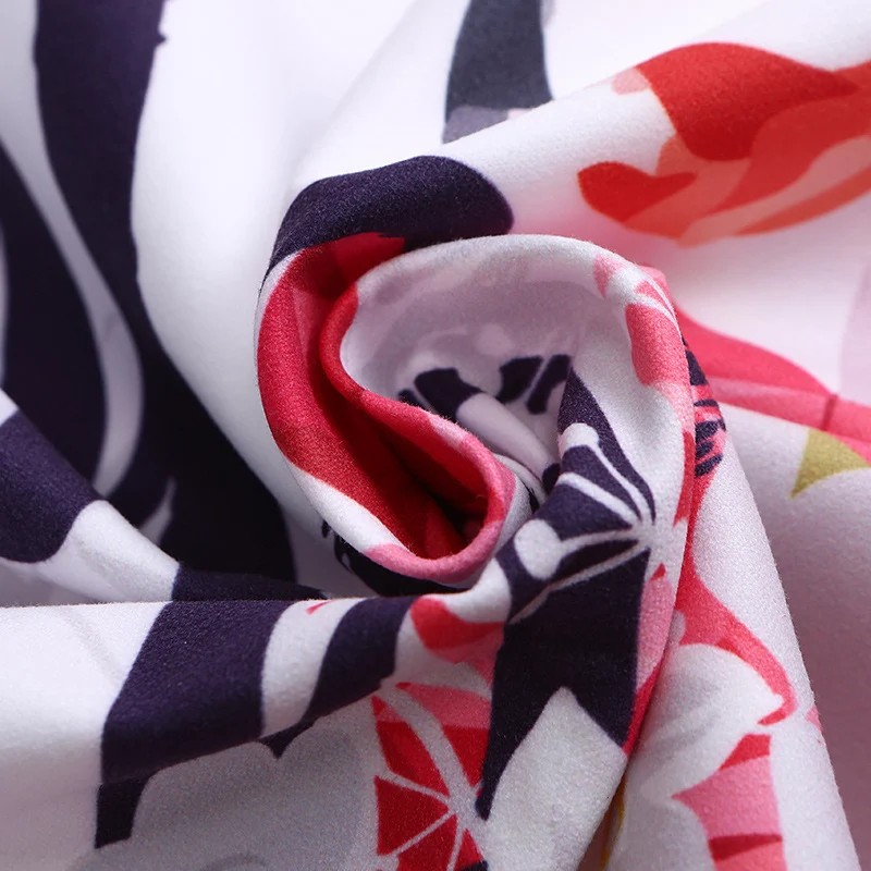 Strandtuch mit auffälligem Flamingo-Design und schnelltrocknendem Material Skanto