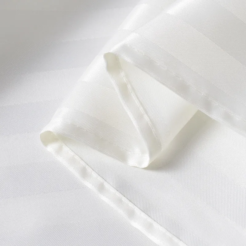 Eleganter Satin plissiert Skanto