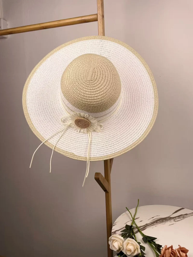 Elegante Strandtasche mit passendem Sonnenhut Skanto