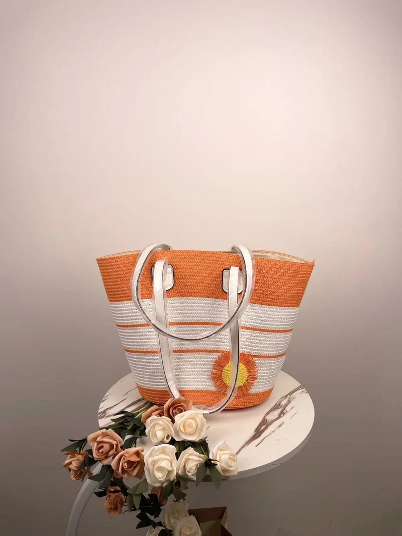 Elegante Strandtasche mit passendem Sonnenhut Skanto