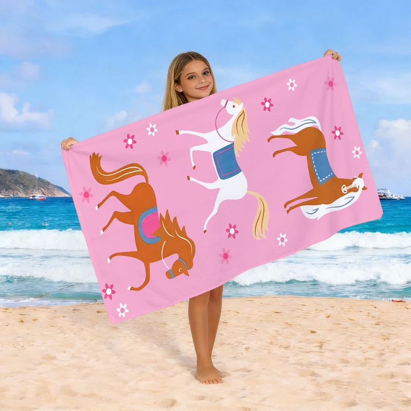 Strandtuch mit buntem Pferdemotiv Skanto