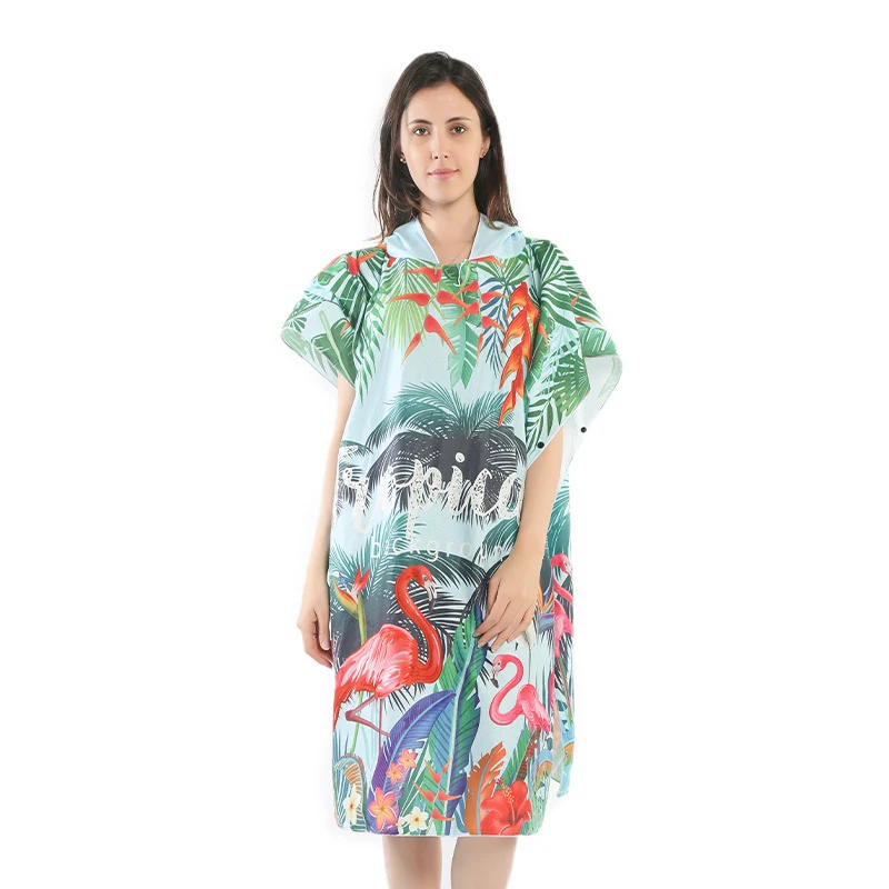 Strandkleid mit Tropenprint Skanto