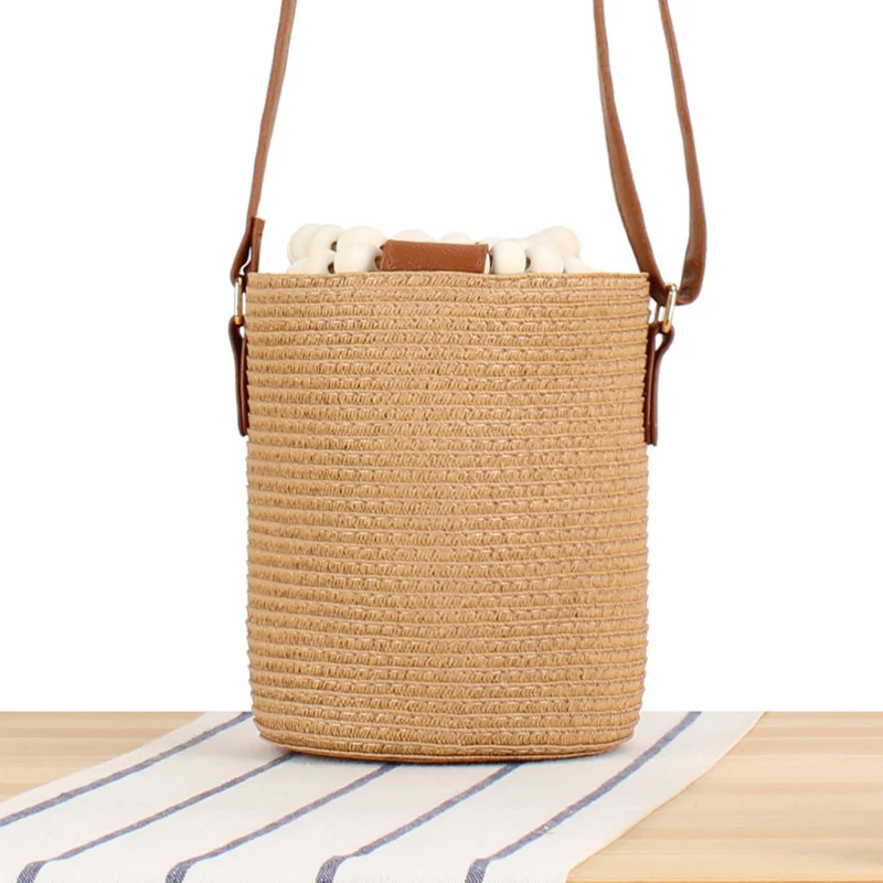 Handtasche aus hochwertigem gewebtem Naturmaterial mit innovativem Verschluss Skanto