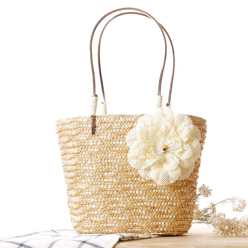 Strandtasche mit dekorativem Blumendetail Skanto