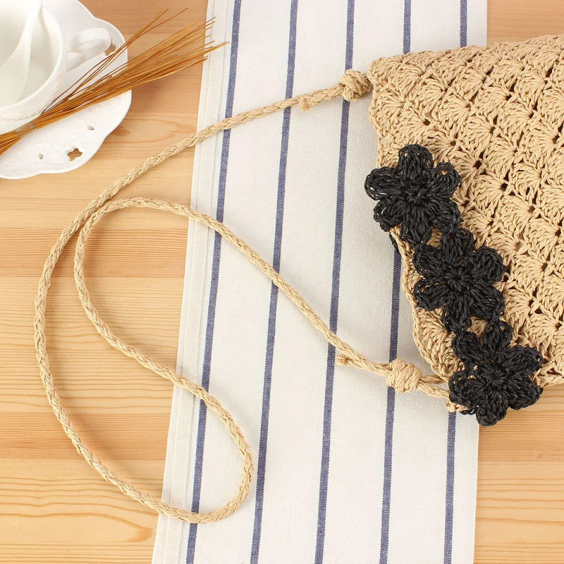 Handtasche aus handgeknüpftem Naturmaterial mit floraler Applikation Skanto