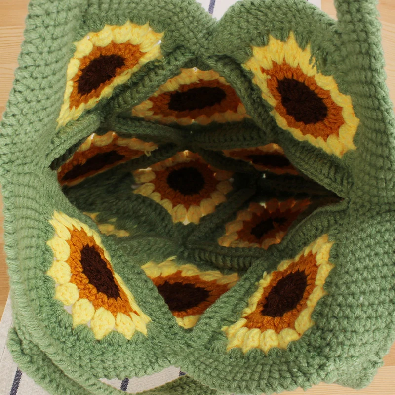 Handtasche mit floralem Häkelmuster Skanto