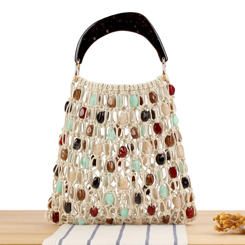 Handtasche mit farbenfrohem Schmuckelement Skanto