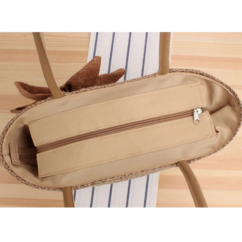 Handtasche mit floraler Applikation aus Naturmaterial Skanto