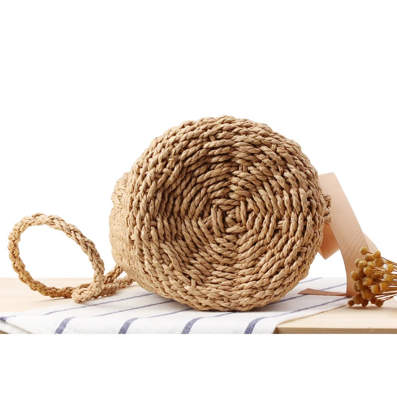 Moderne Handtasche im Korbflecht-Design Skanto