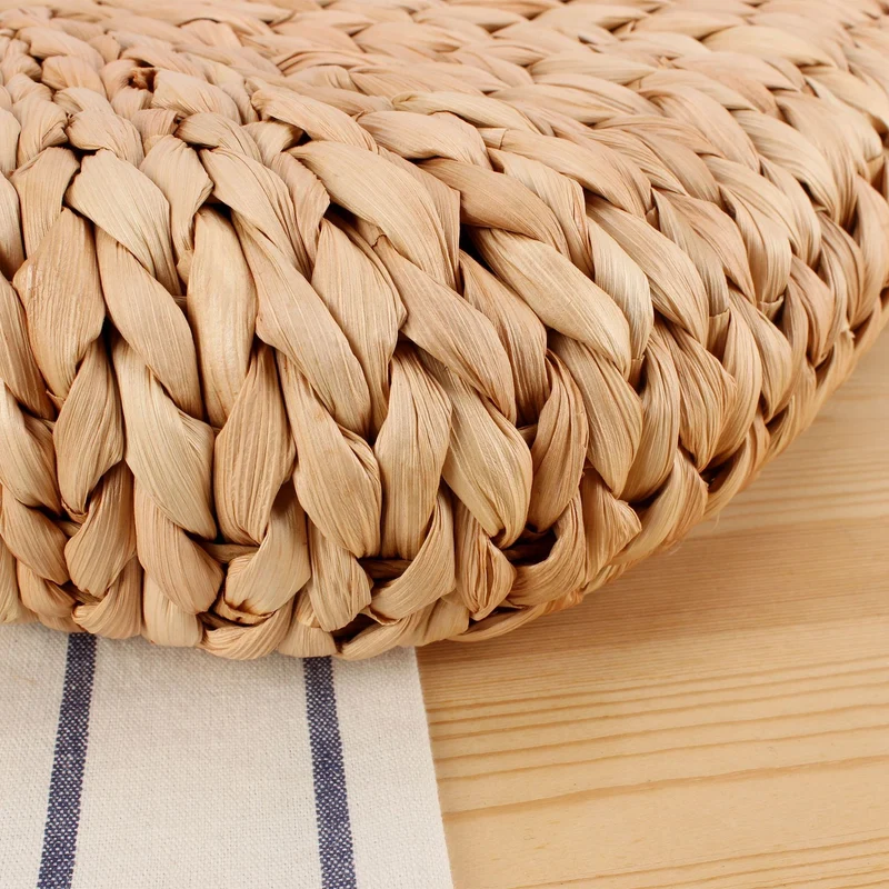 Gewebte Naturmaterial-Handtasche mit elegantem Rundgriff Skanto