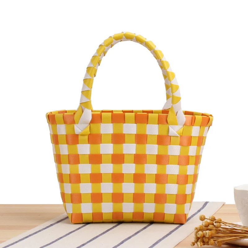 Gewebte Handtasche mit Karomuster Skanto