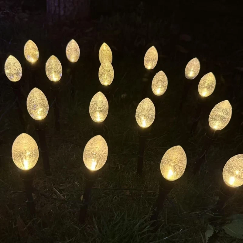 Halbmond Solar-Gartenstecker mit strukturiertem Acryl-Diffusor und warmweißer LED Skanto