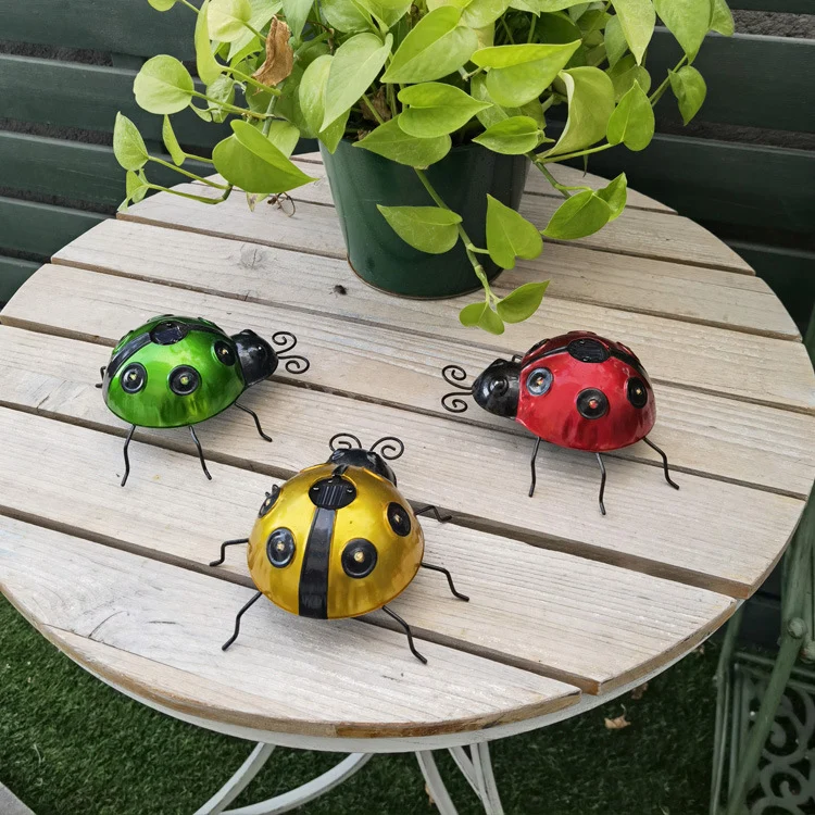 Dekorative Solar-Metall-Marienkäfer-Gartenleuchten mit warmen LED-Akzenten Skanto
