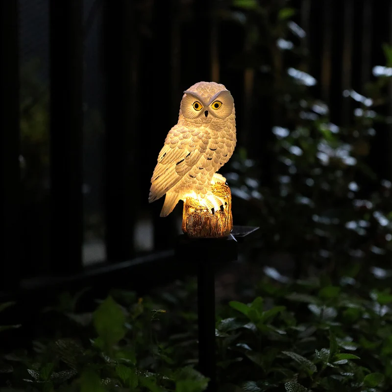 Solarbetriebene Eulen-Gartenstecker-Leuchte mit realistischer Harzskulptur und automatischer Dämmerungs-LED Skanto