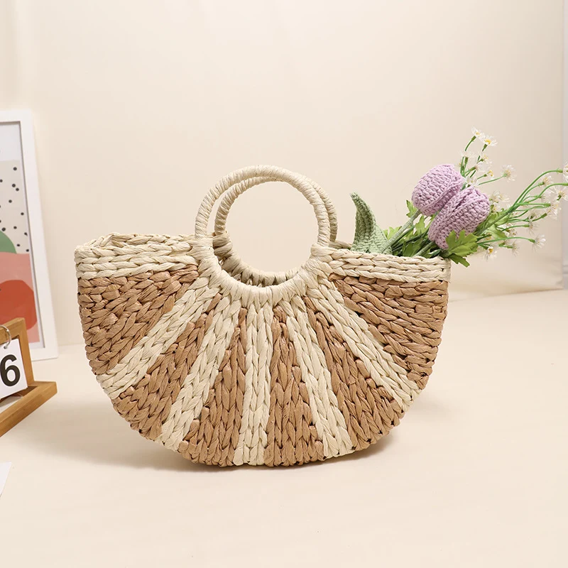 Handtasche aus handgewebtem Bast mit strukturierter Basis Skanto