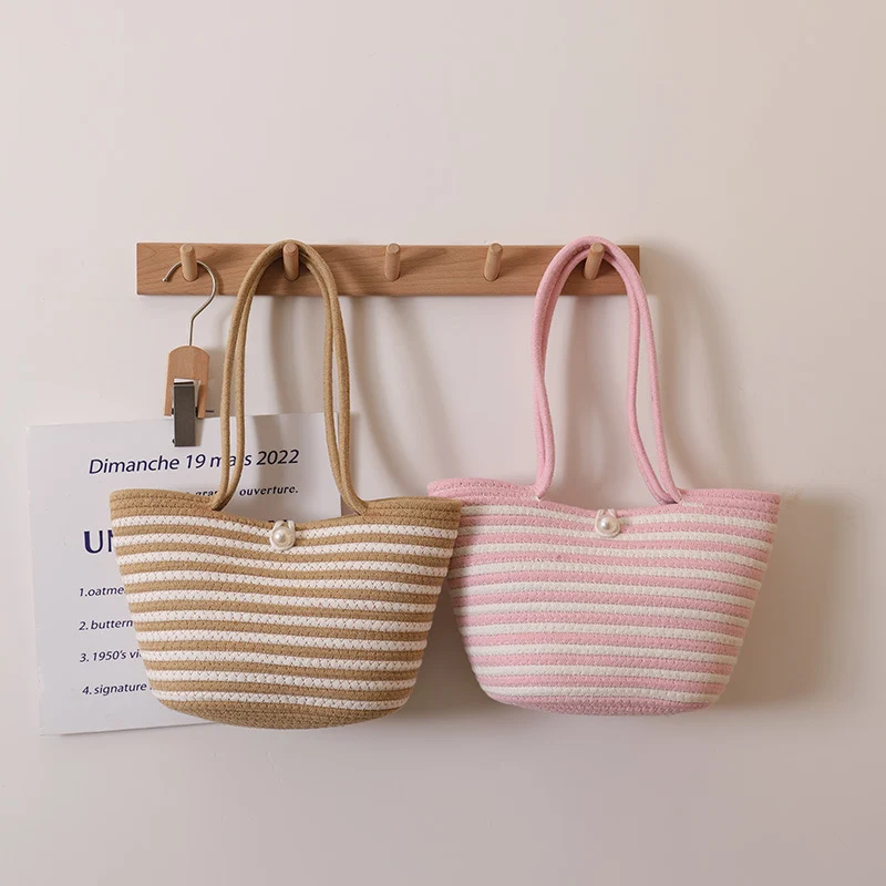 Trendige Handtasche mit stylischen Streifen Skanto