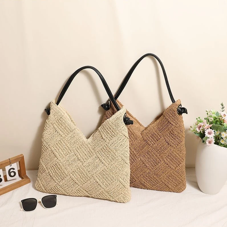 Geflochtene Schultertasche aus Naturmaterialien Skanto