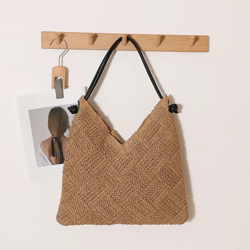 Geflochtene Schultertasche aus Naturmaterialien Skanto